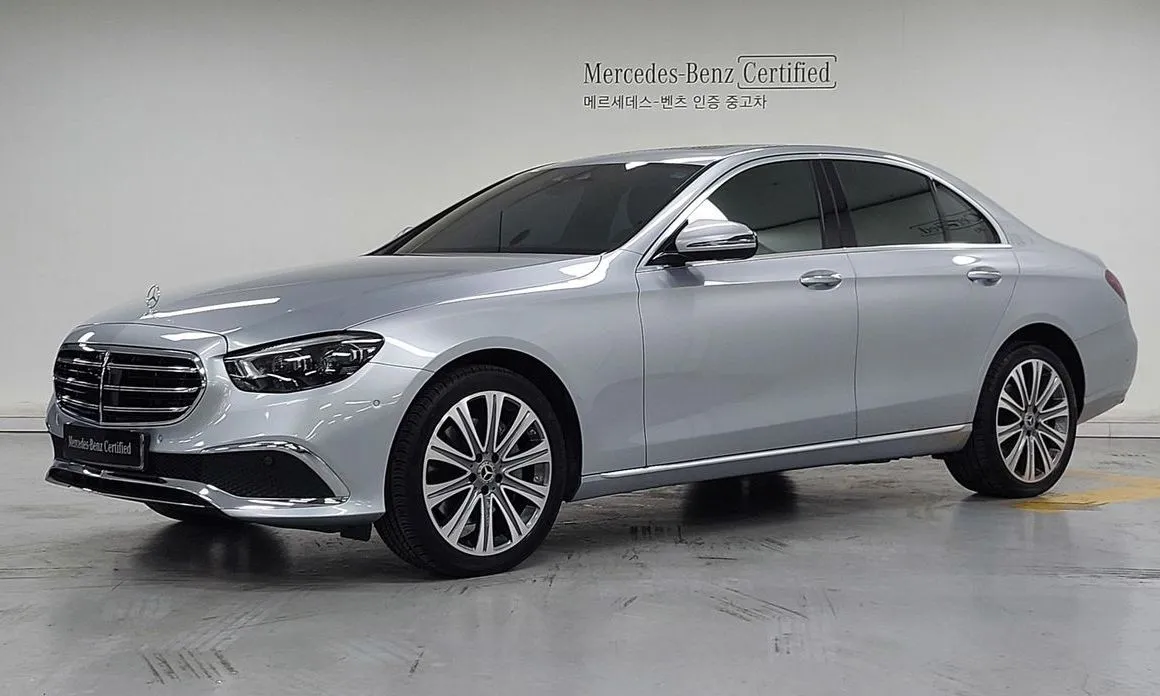Mercedes-Benz E-Class — фото 1