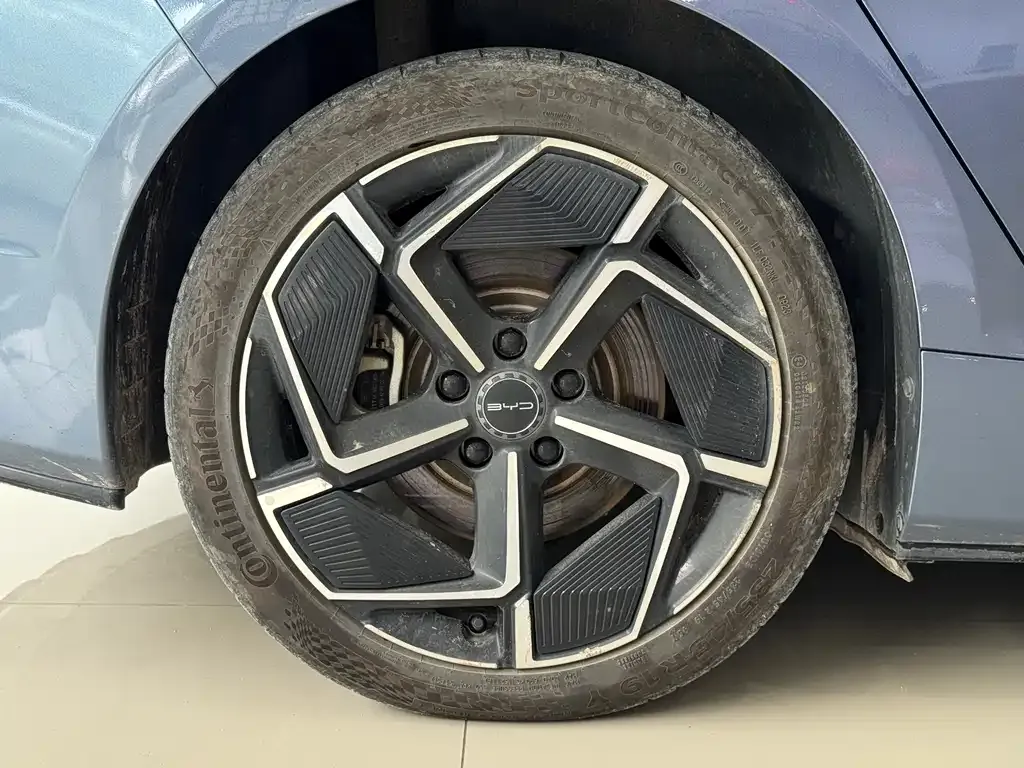 BYD Seal — фото 9
