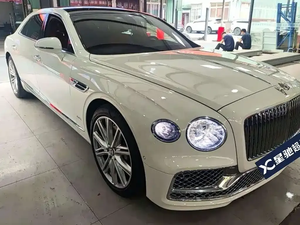Bentley Flying Spur — фото 4