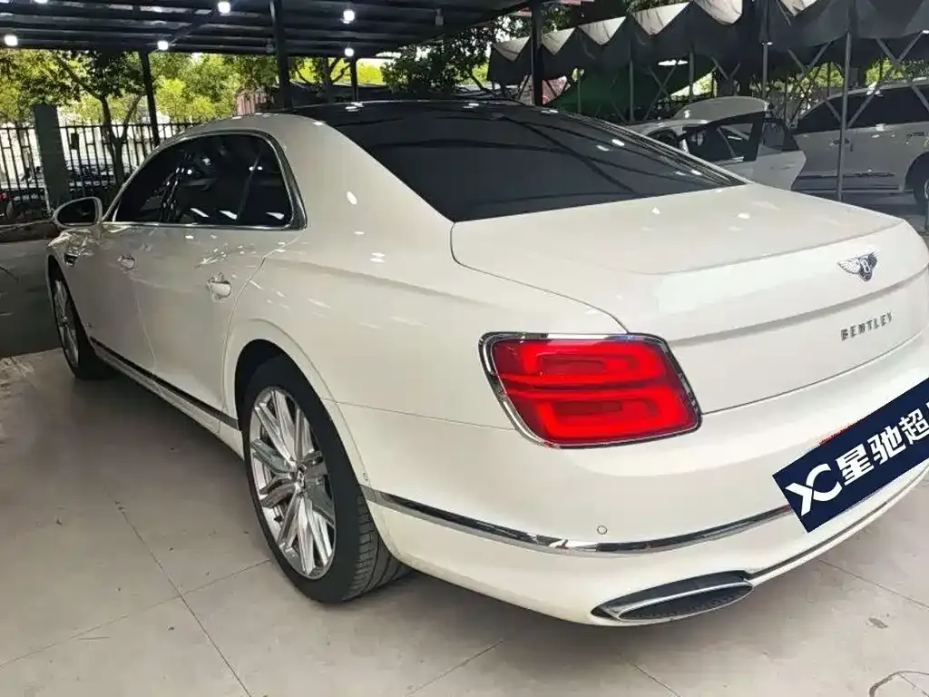 Bentley Flying Spur — фото 5