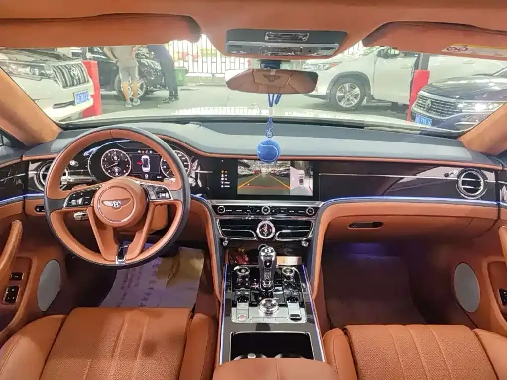 Bentley Flying Spur — фото 7