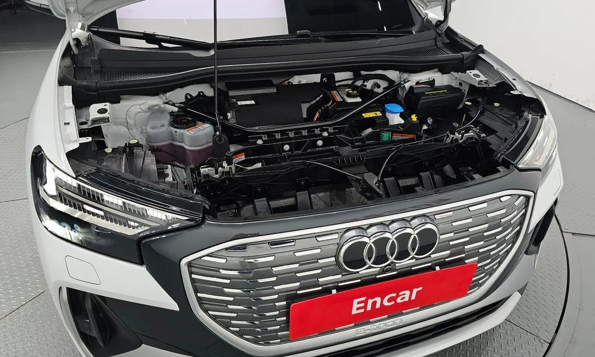 Audi Q4 e-tron — фото 4