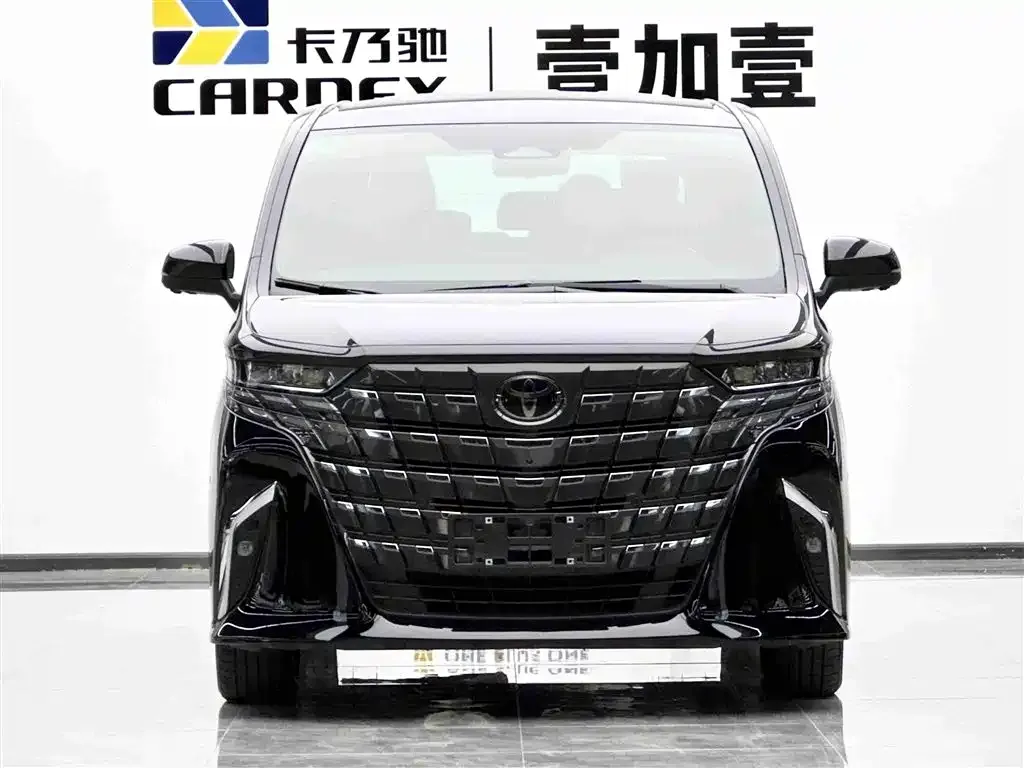 Toyota Alphard — фото 5
