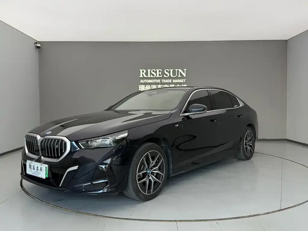 BMW i5 — фото 1