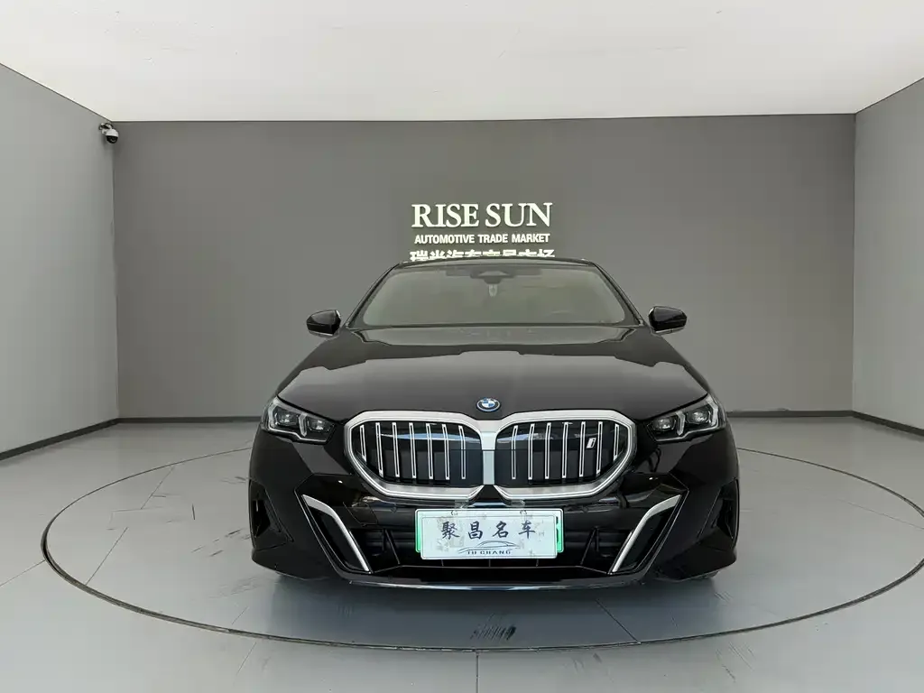 BMW i5 — фото 7