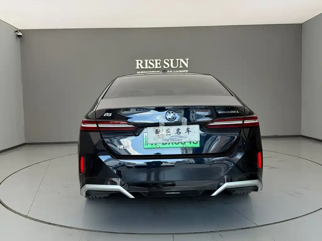 BMW i5 — фото 5
