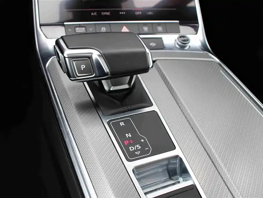 Audi A6L — фото 7