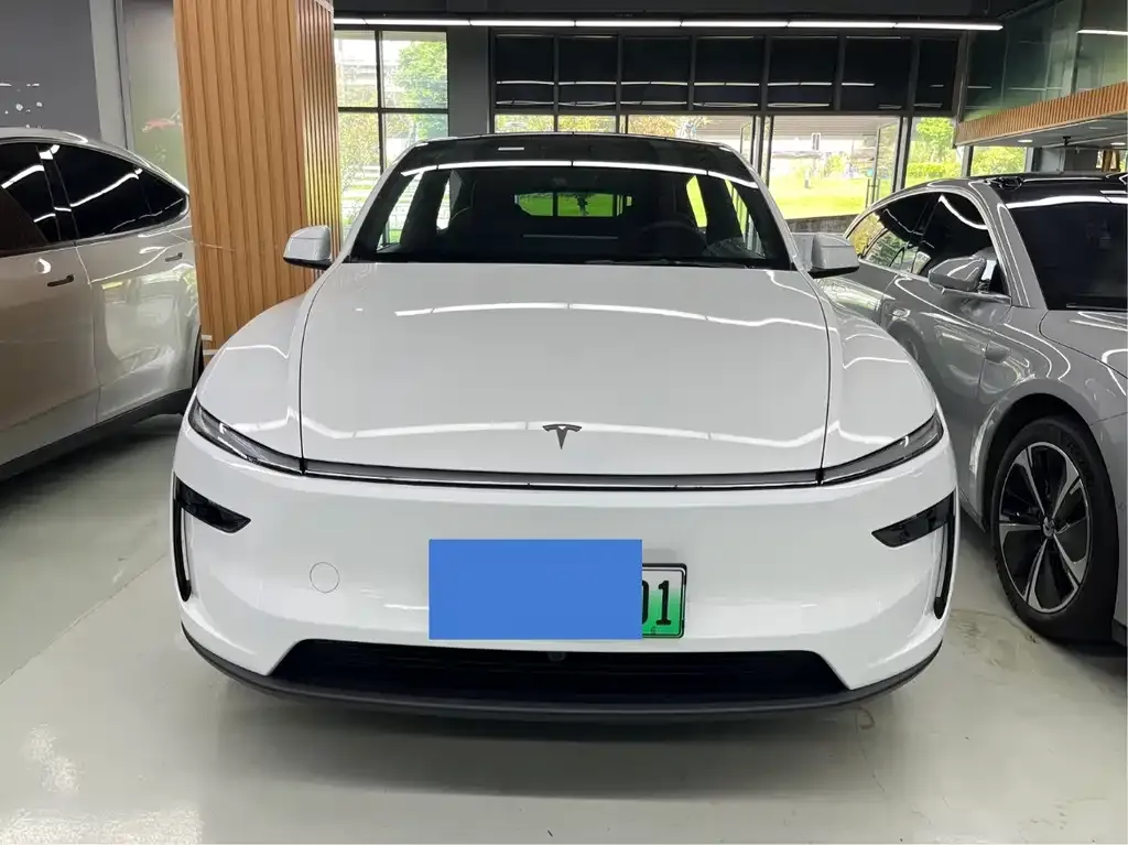 Tesla Model Y — фото 2