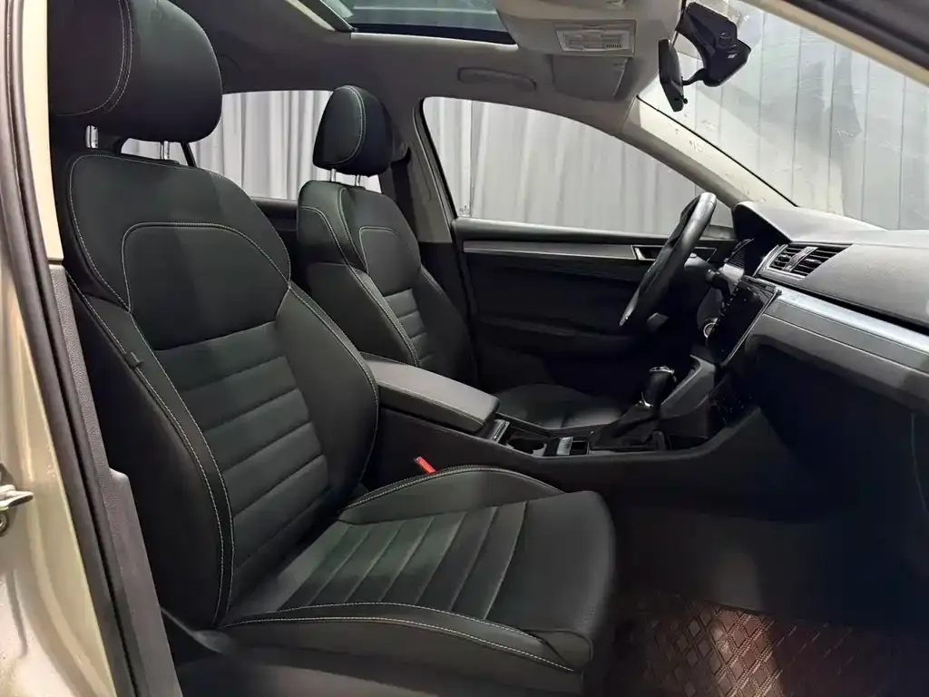 Skoda Superb — фото 4
