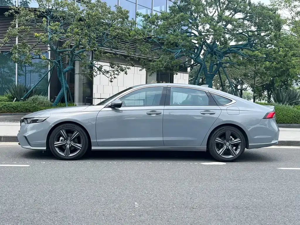 Honda Inspire — фото 10