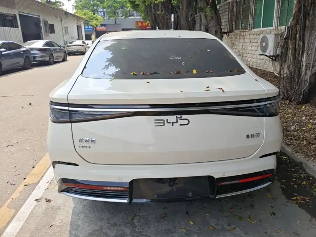 BYD Seal 07 DM-i — фото 7