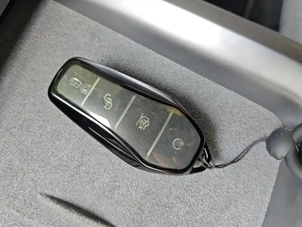 BYD Seal 07 DM-i — фото 9