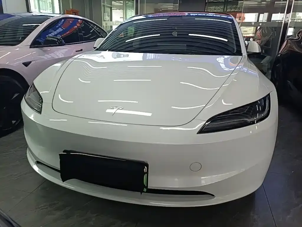 Tesla Model 3 — фото 10