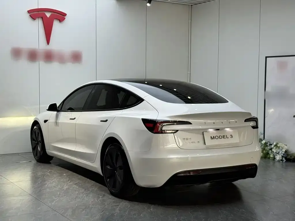 Tesla Model 3 — фото 3