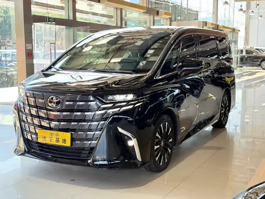 Toyota Alphard — фото 5