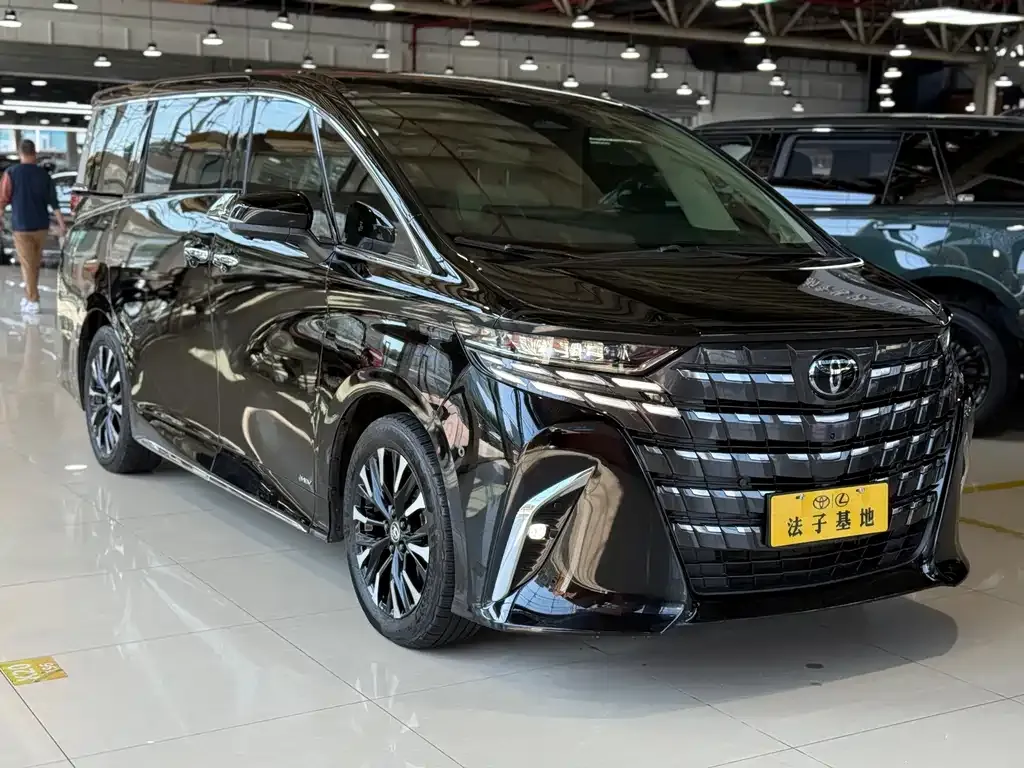 Toyota Alphard — фото 6