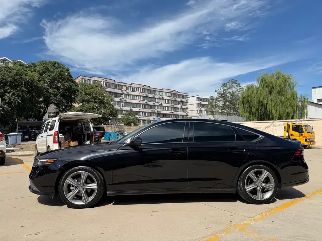 Honda Accord — фото 4