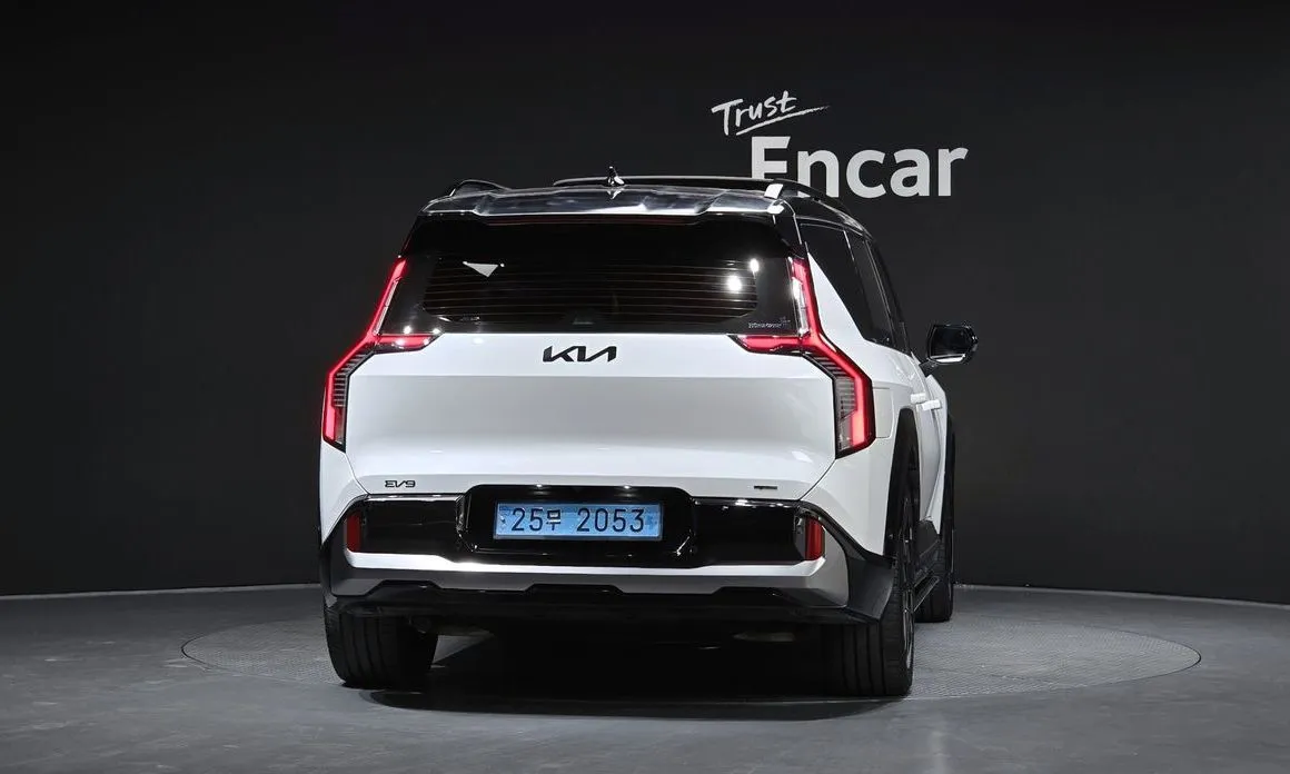 Kia EV9 — фото 6