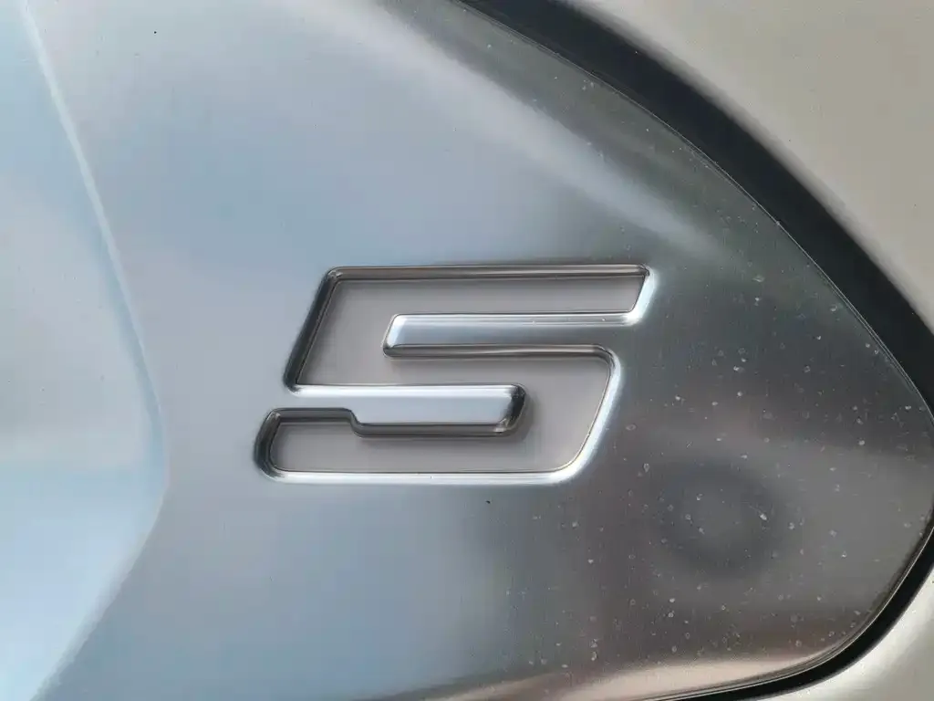 BMW 5 Series — фото 4