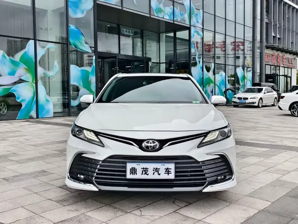 Toyota Camry — фото 7