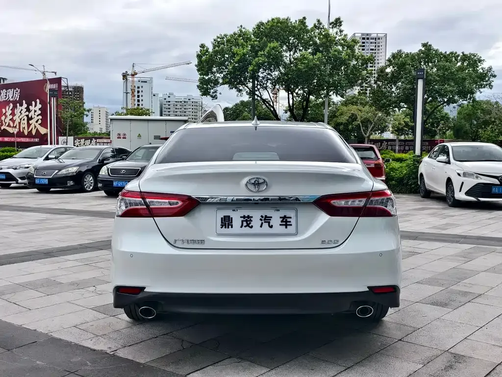 Toyota Camry — фото 6