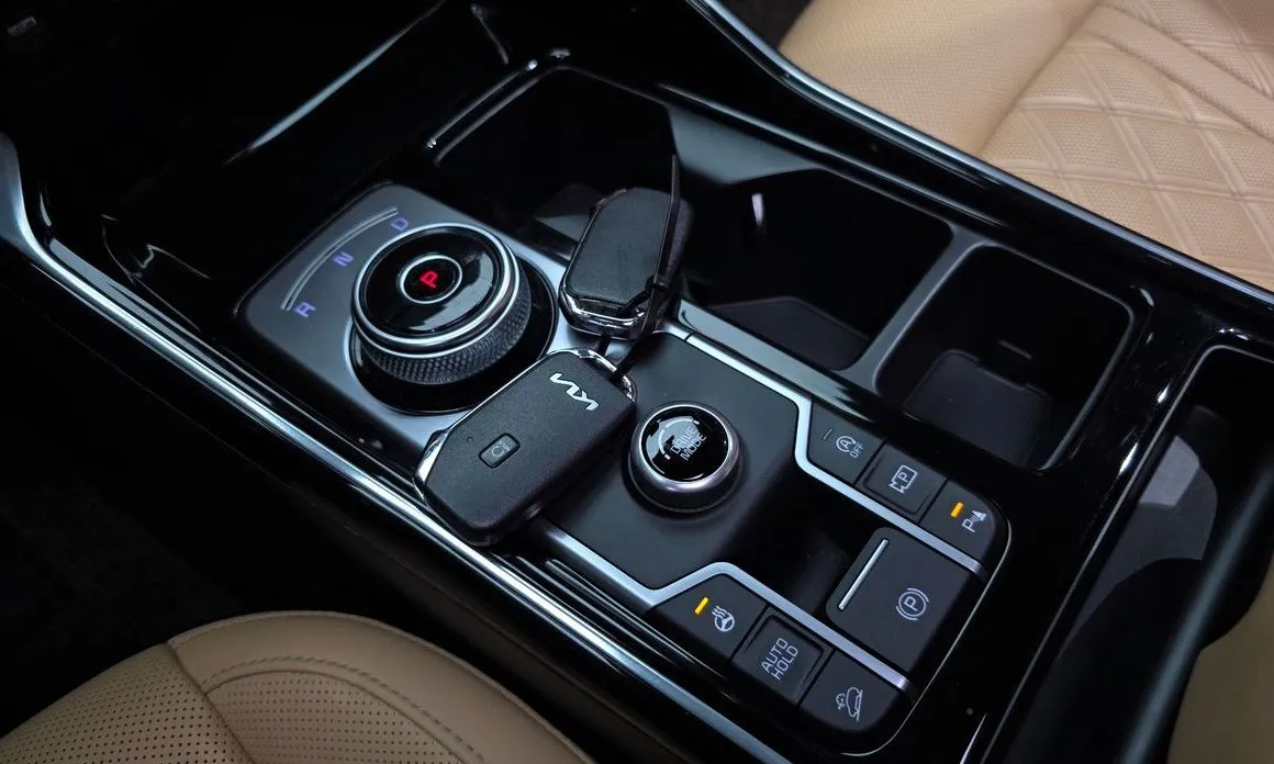 Kia Sorento — фото 10