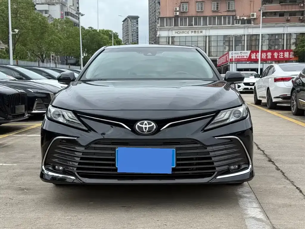 Toyota Camry — фото 6