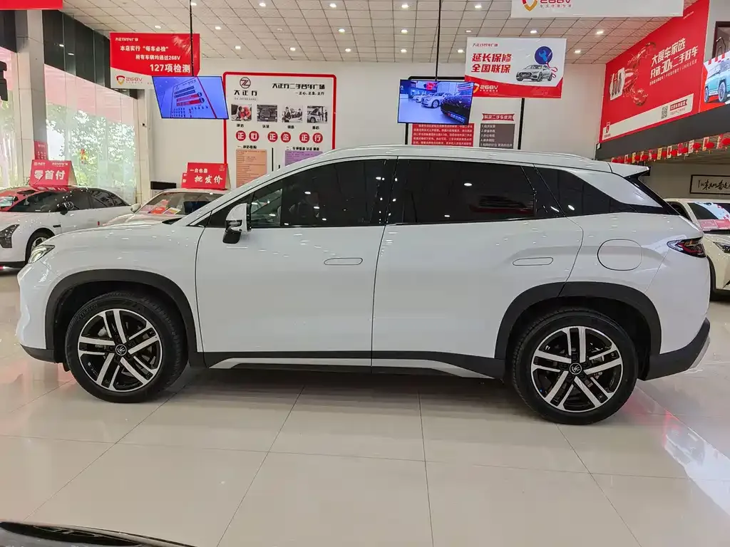 BYD L DM-i — фото 7