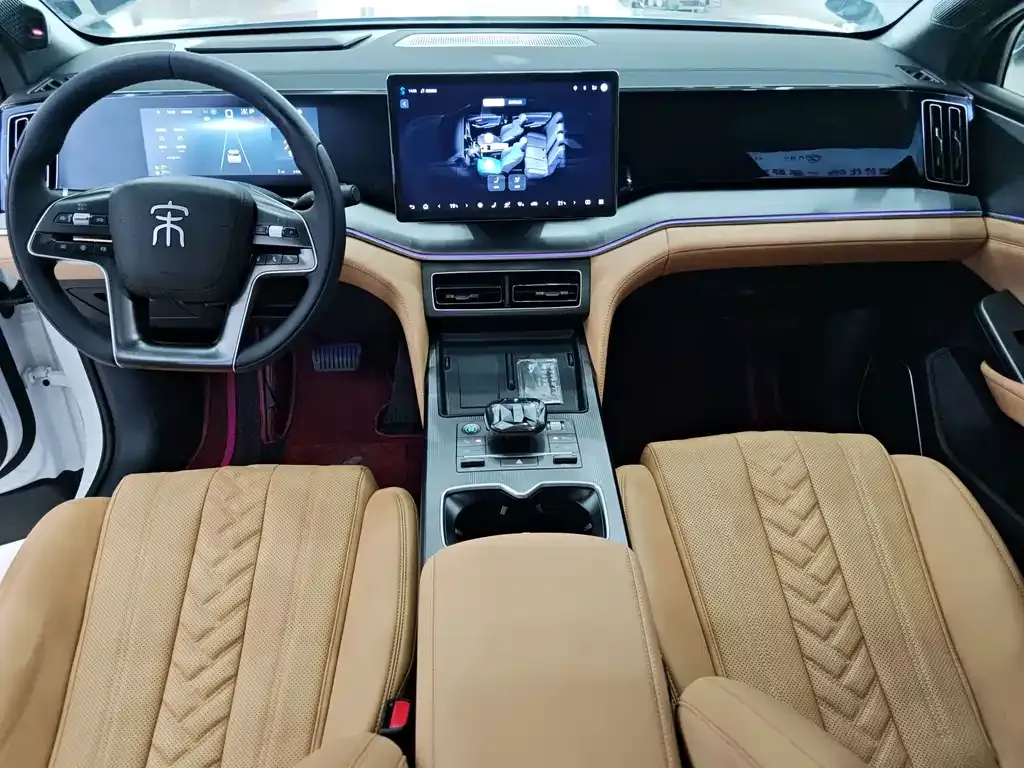 BYD L DM-i — фото 3