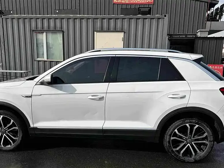 Volkswagen T-Roc — фото 8
