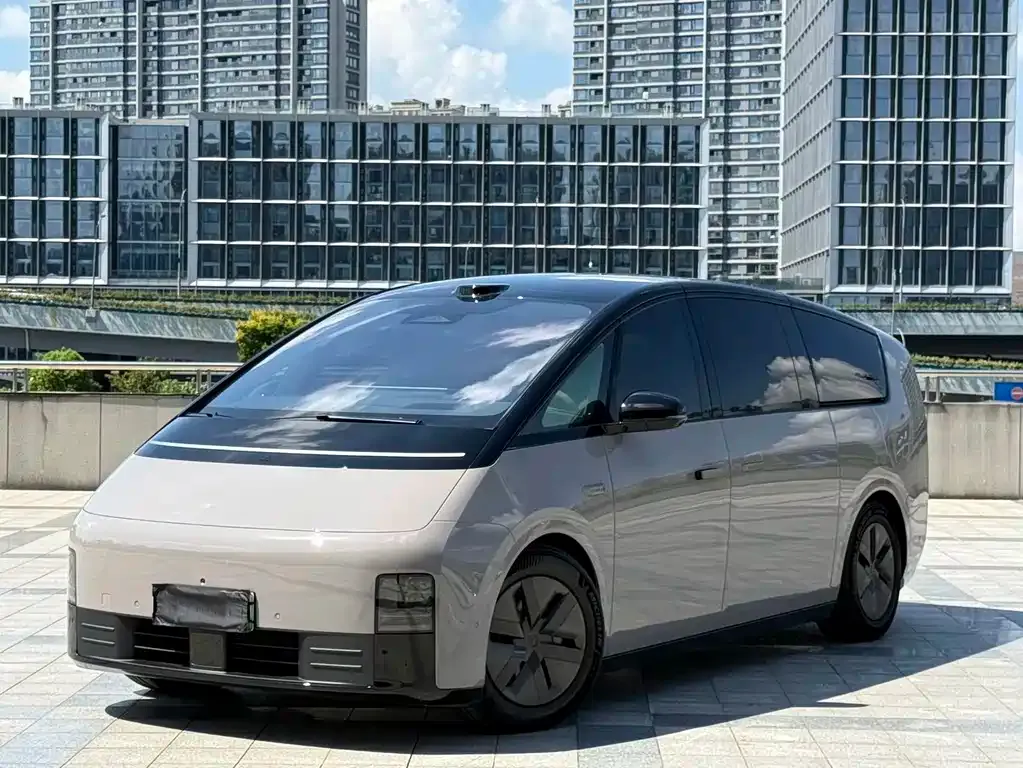 Li Auto MEGA — фото 1
