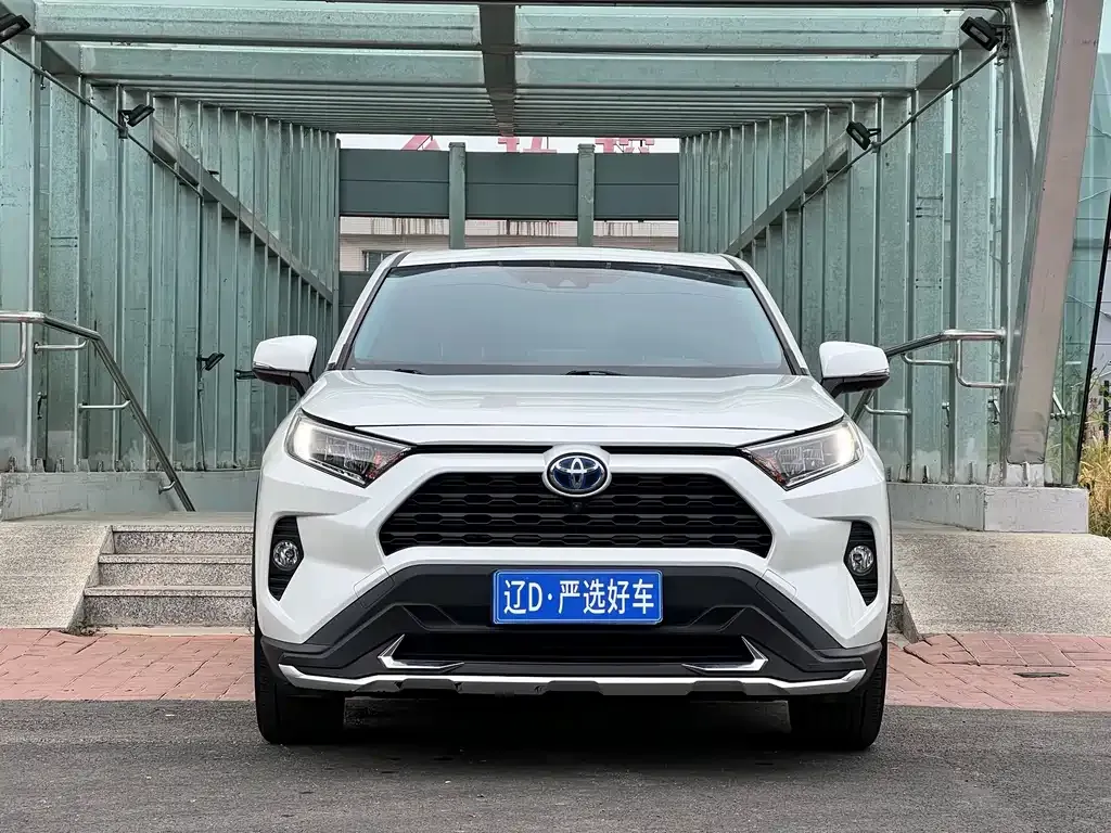 Toyota RAV4 — фото 6