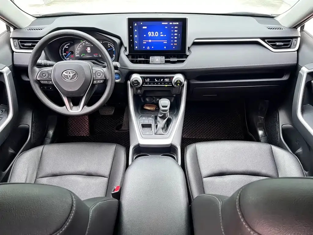 Toyota RAV4 — фото 7