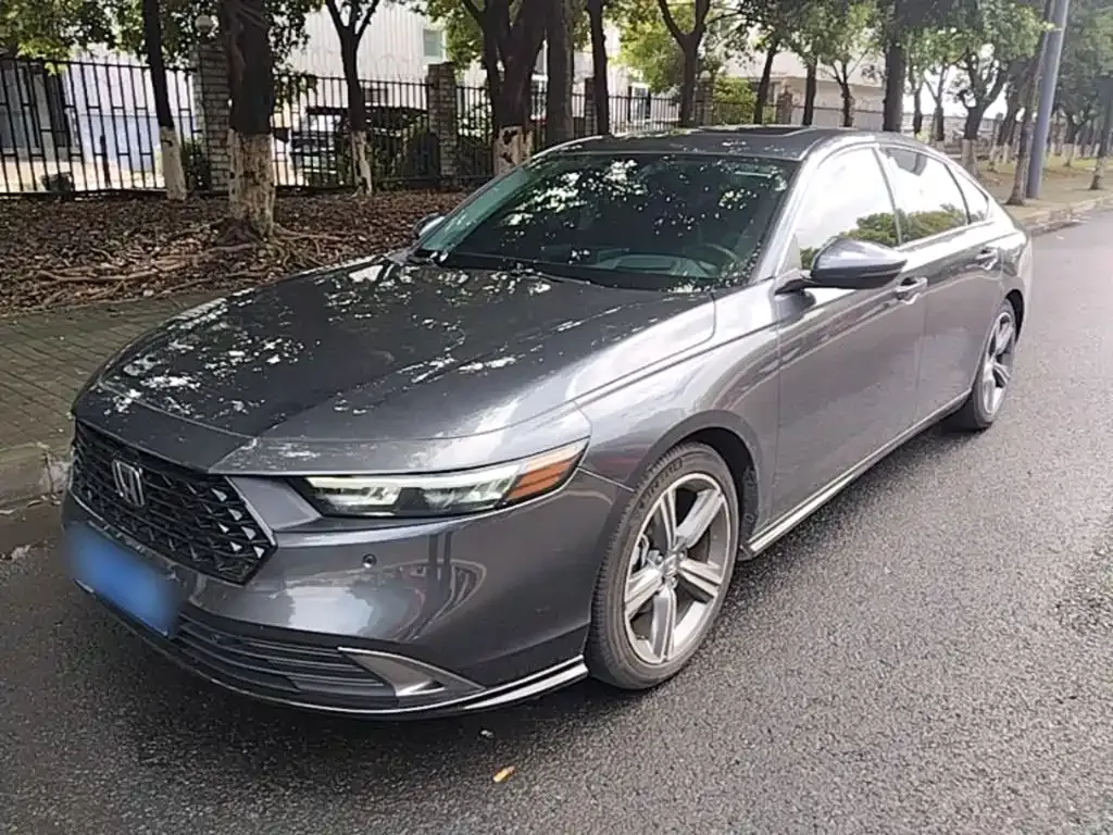 Honda Accord — фото 1