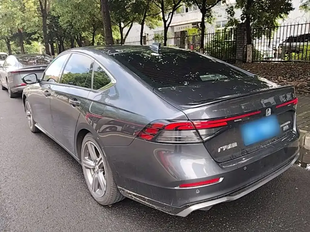 Honda Accord — фото 6