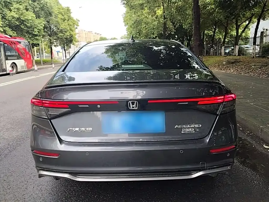 Honda Accord — фото 7