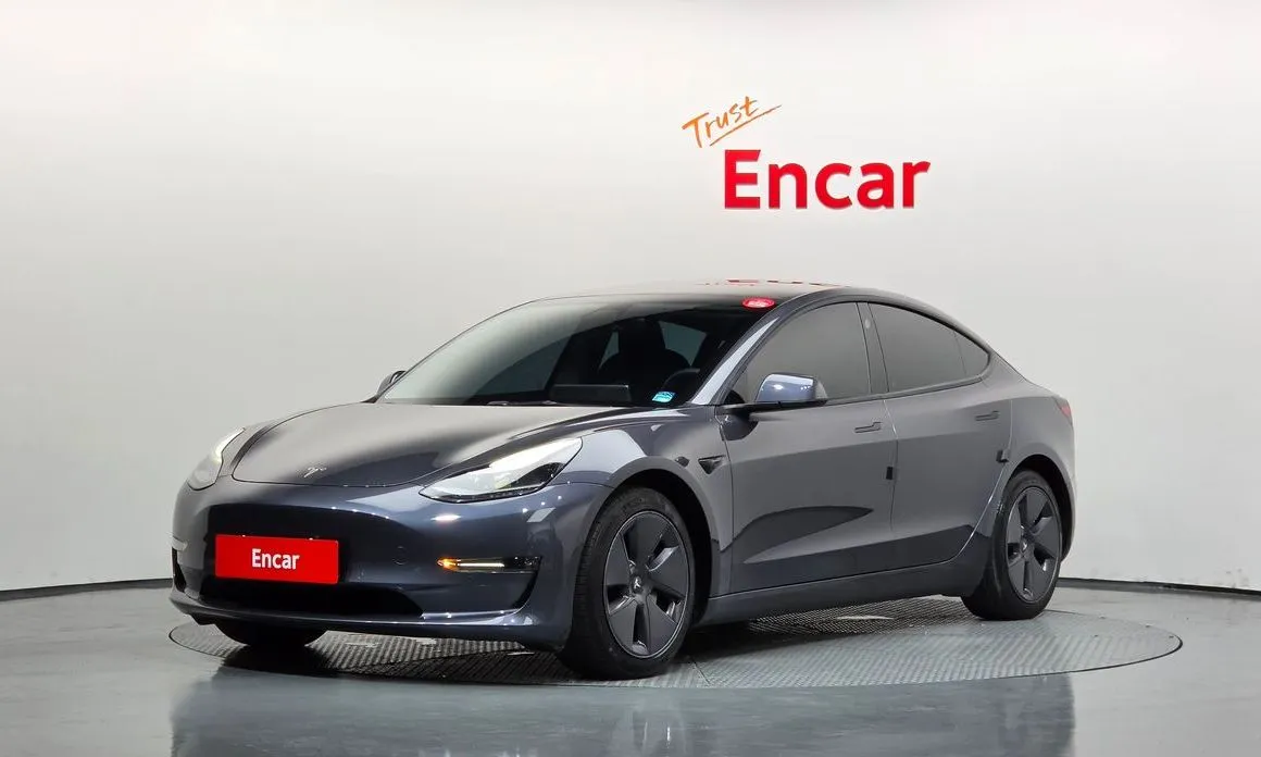 Tesla Model 3 — фото 1