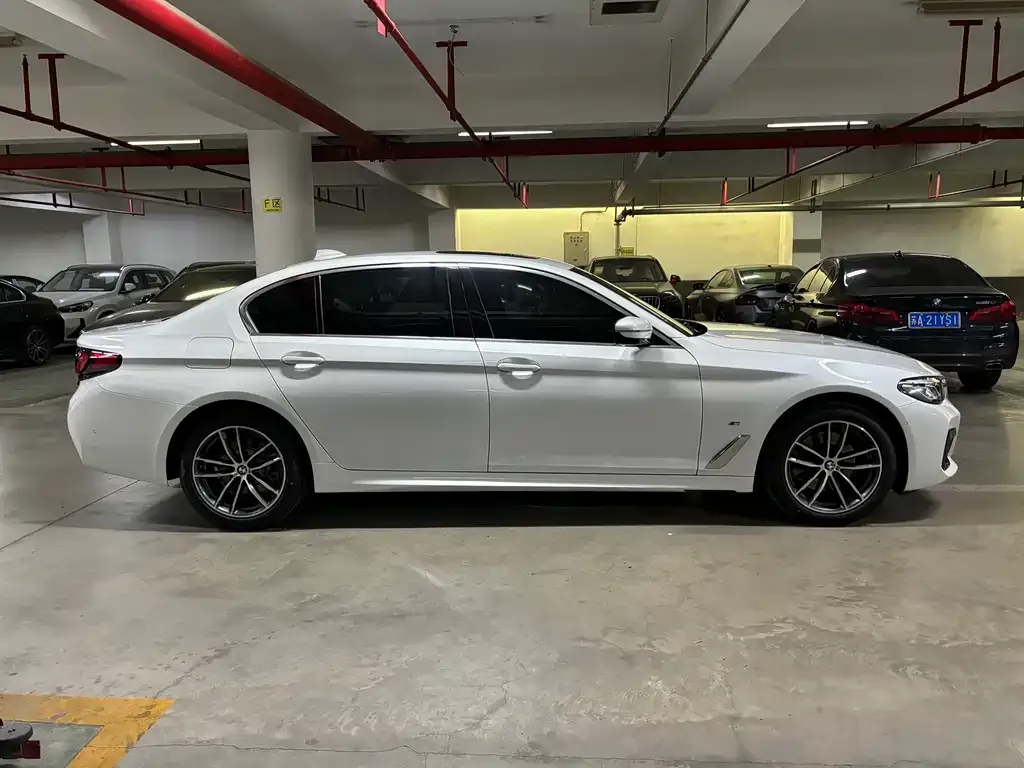 BMW 5 Series — фото 2