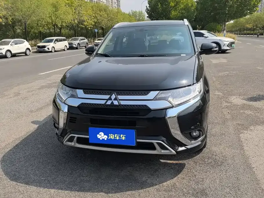 Mitsubishi Outlander — фото 4