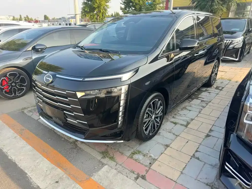 GAC Motor Trumpchi E8 — фото 1