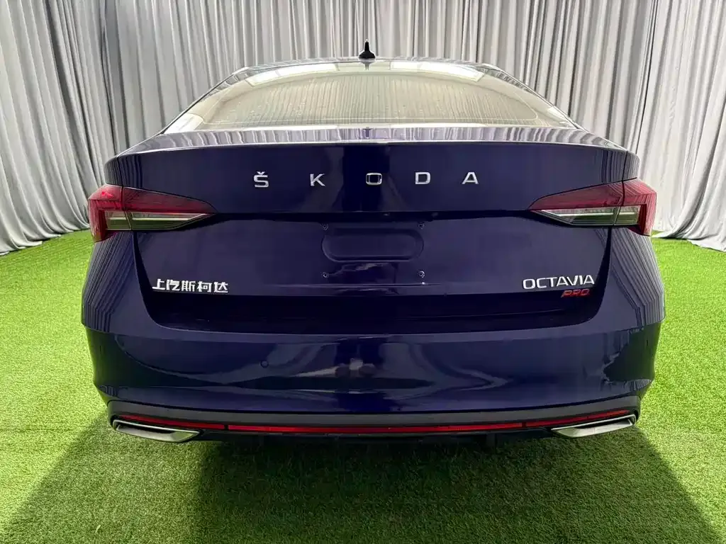 Skoda Octavia — фото 10