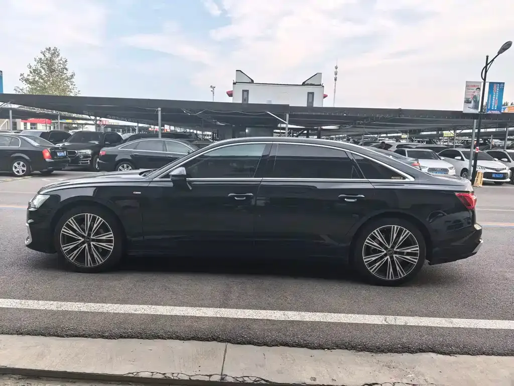 Audi A6L — фото 2