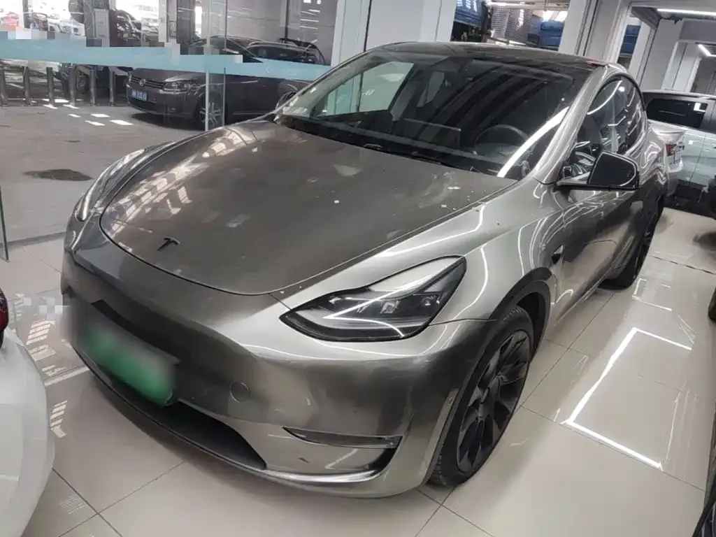Tesla Model Y — фото 9