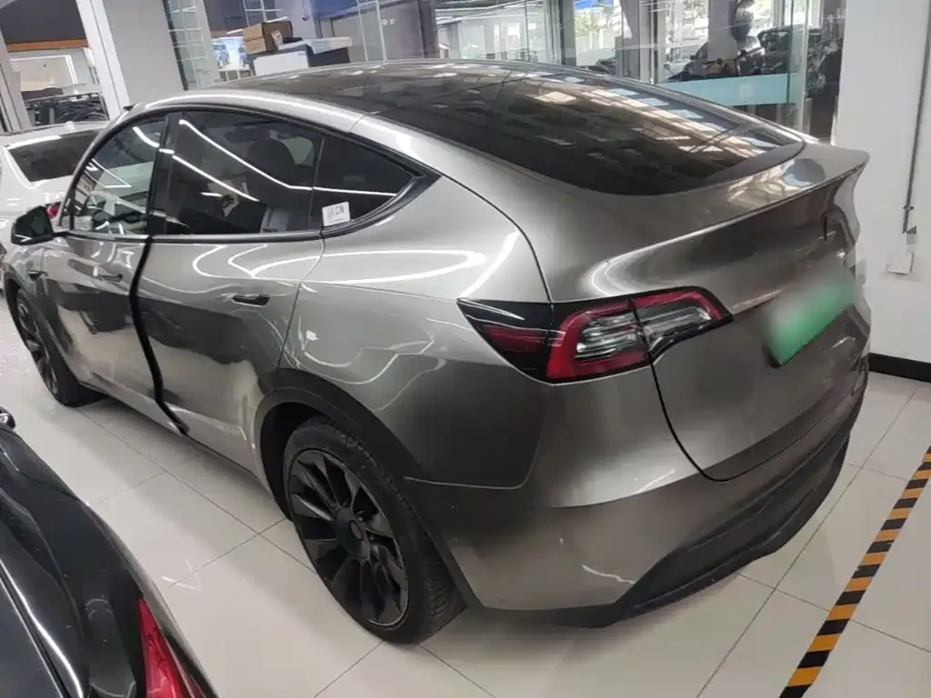 Tesla Model Y — фото 7