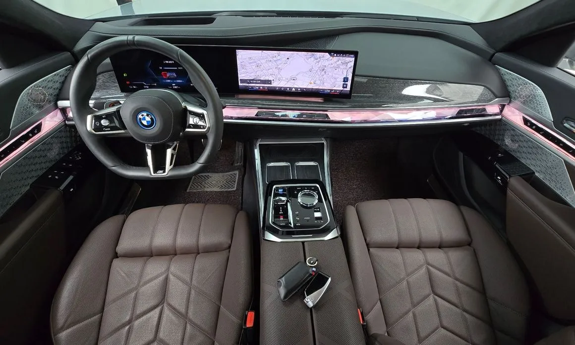 BMW i7 — фото 4
