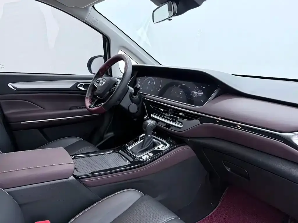 GAC Motor Trumpchi M6 — фото 8