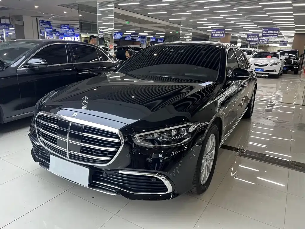 Mercedes-Benz S-Class — фото 1