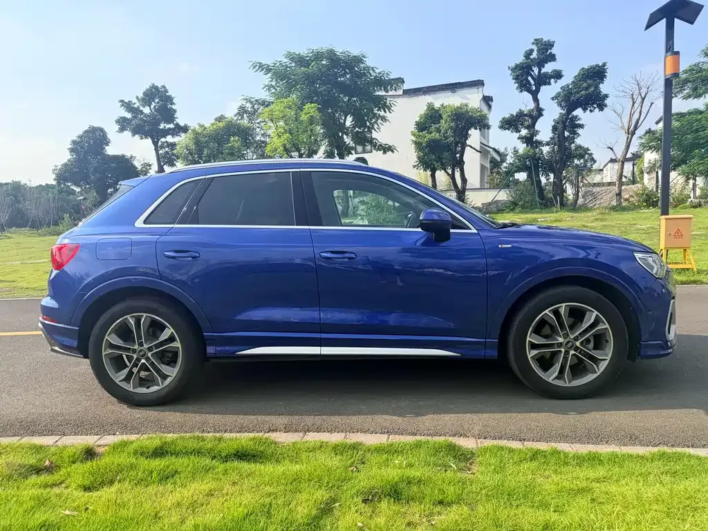 Audi Q3 — фото 10