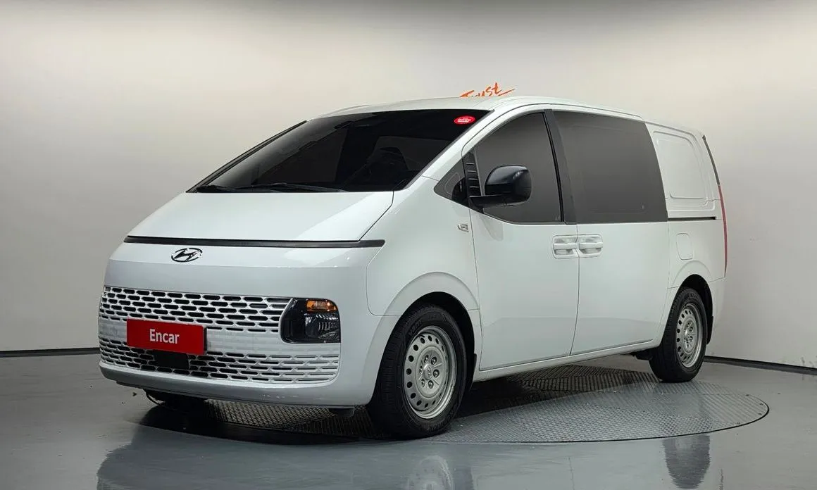 Hyundai Staria — фото 1