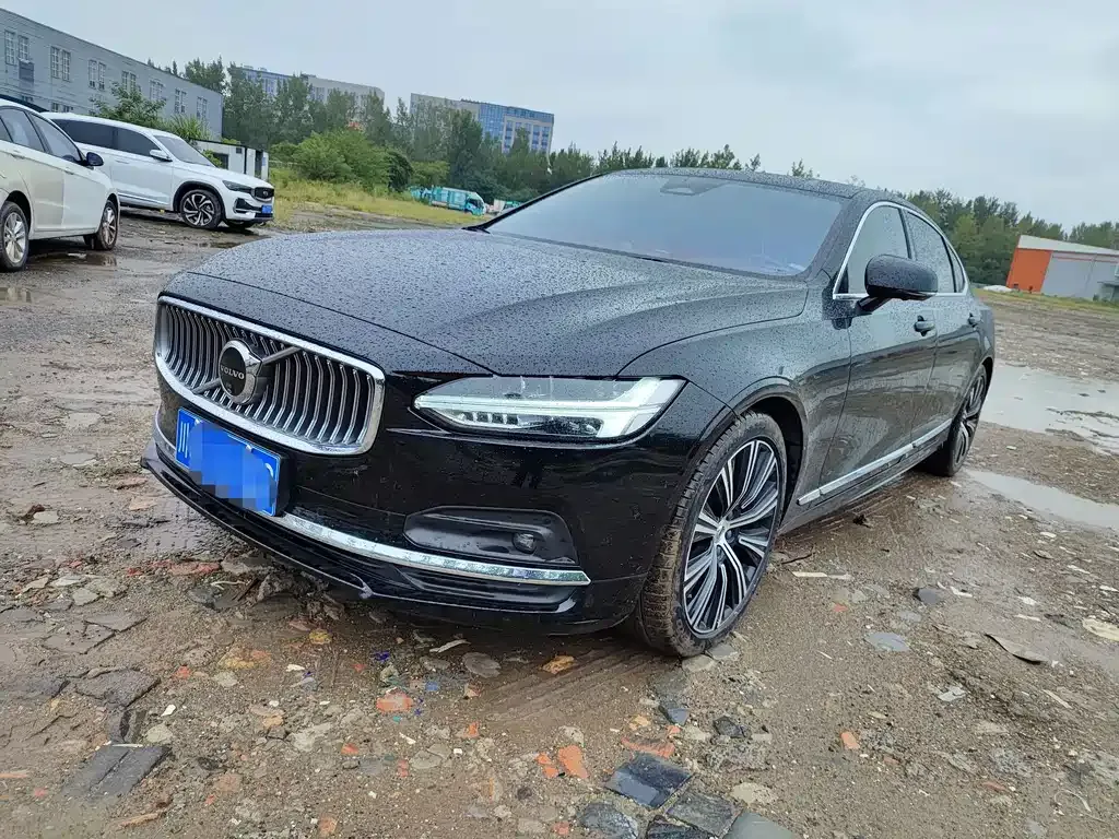 Volvo S90 — фото 1
